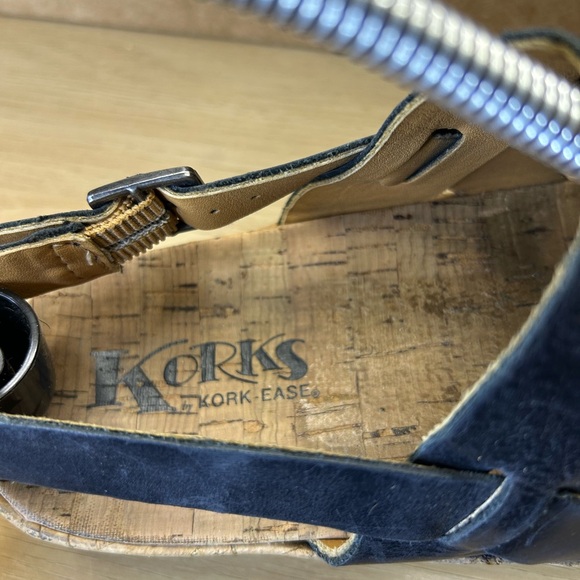 Korks Black Leather Cork Footbed Sandals sz 9M w/ 1 1/4" Heel (S1389) - Picture 9 of 11